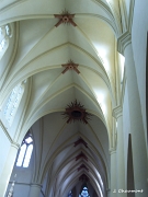 Les peintures caractéristiques de l'église abbatiale de Remiremont en forme de soleil, récemment redécouvertes